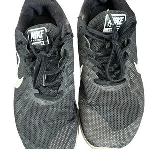 Nike black running shoes 🏃‍♀️size  5.5